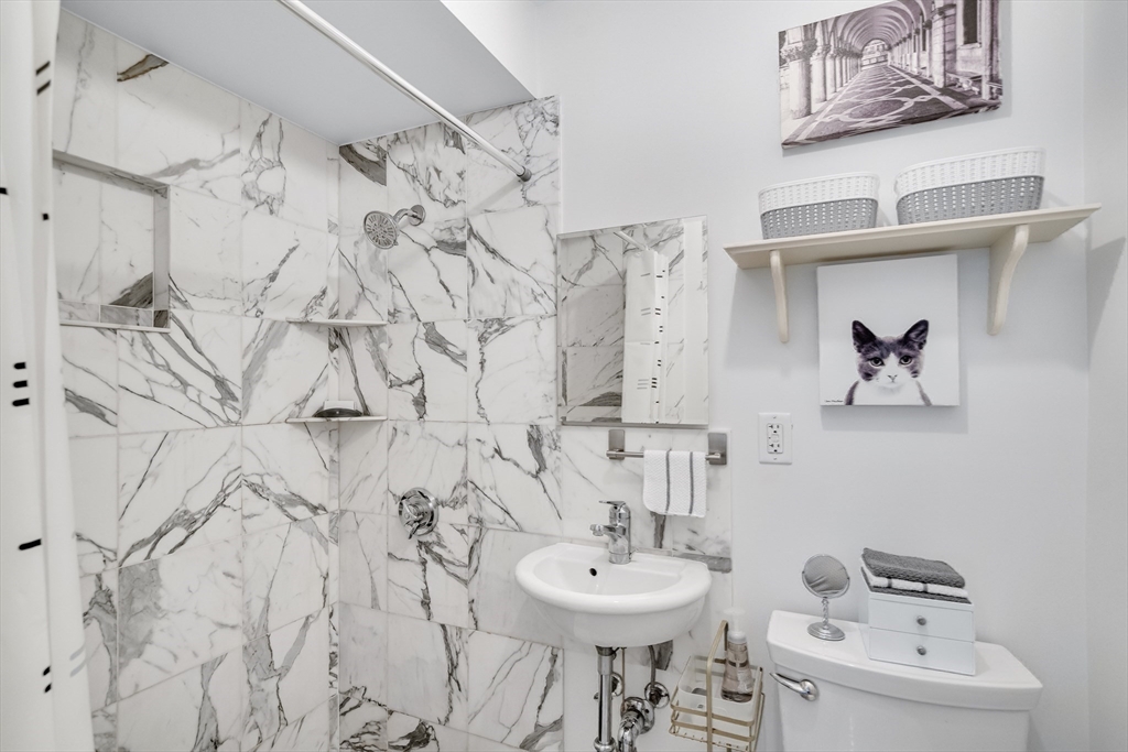 290 Commonwealth Ave # 8