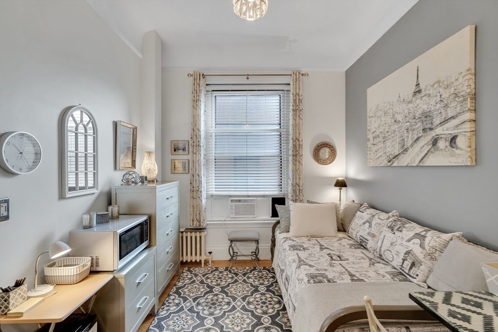 290 Commonwealth Ave # 8