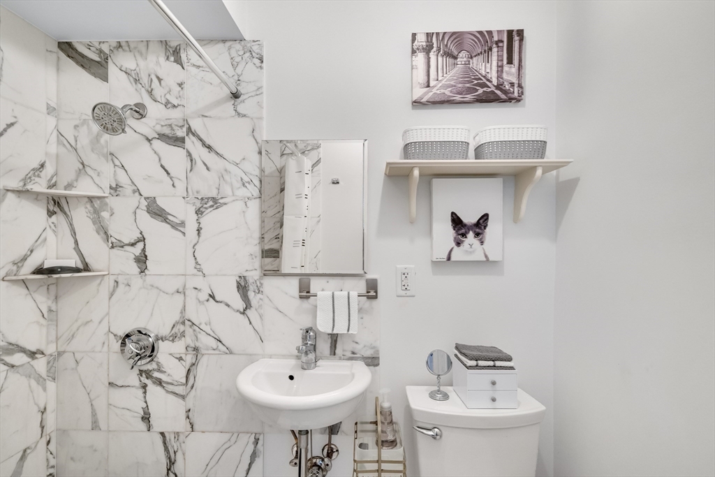 290 Commonwealth Ave # 8