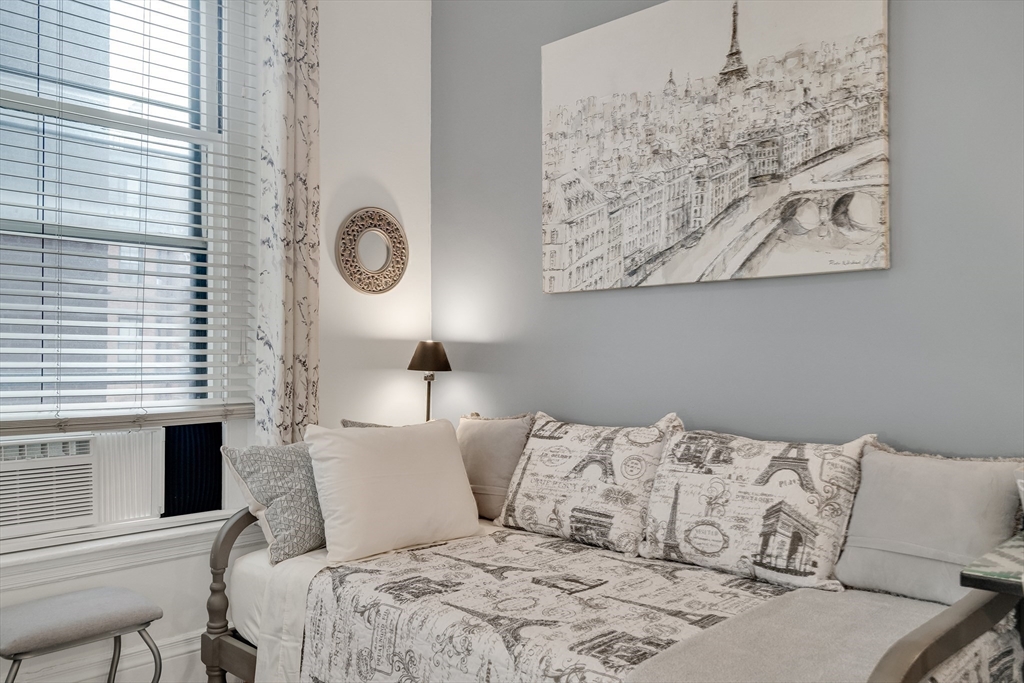 290 Commonwealth Ave # 8