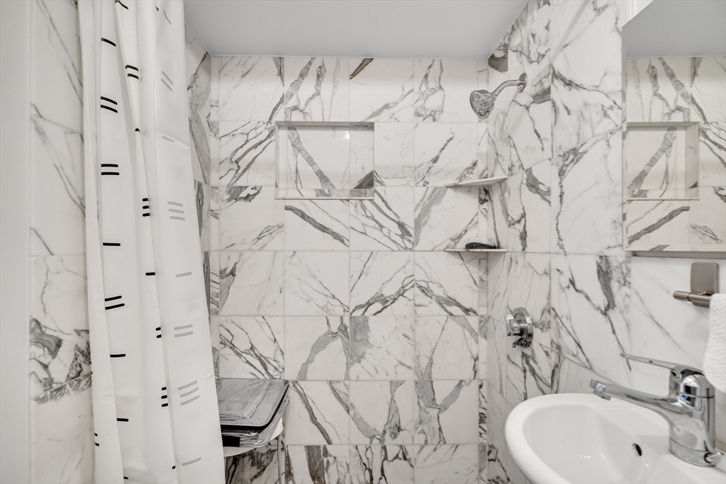 290 Commonwealth Ave # 8