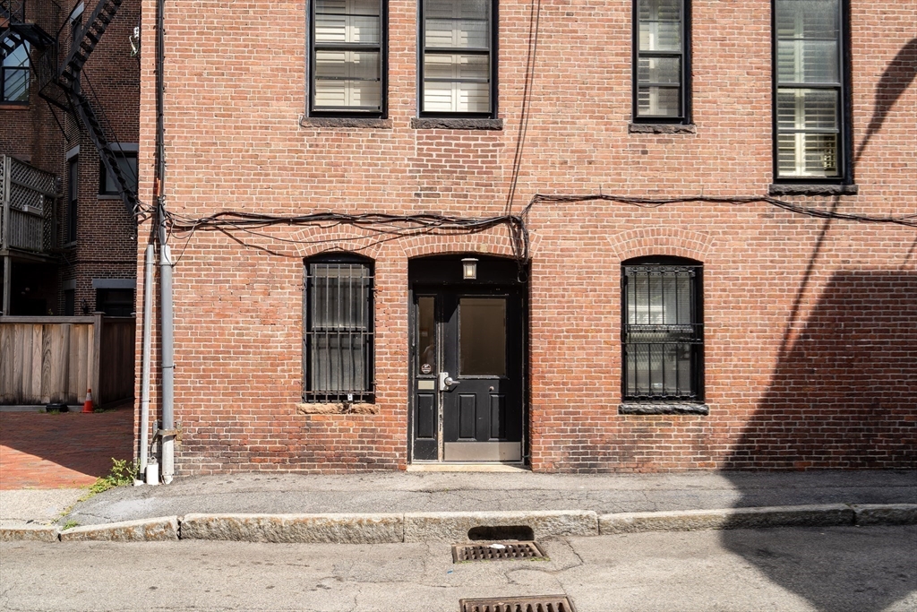 290 Commonwealth Ave # 8