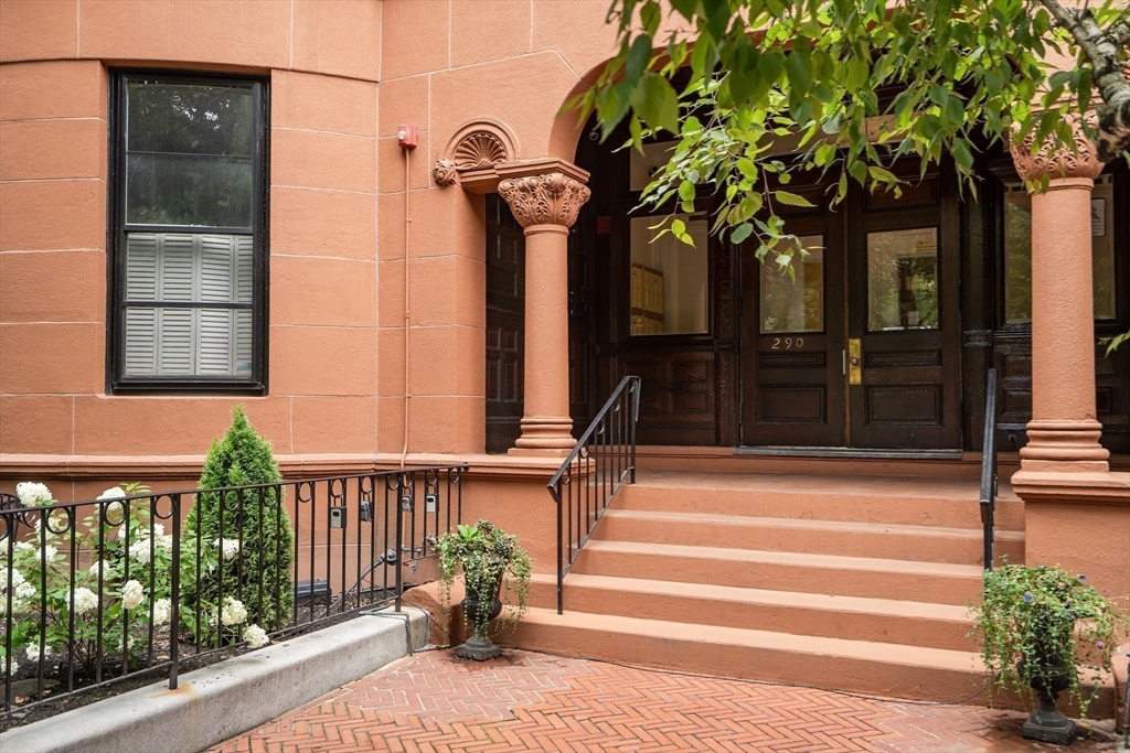290 Commonwealth Ave # 8