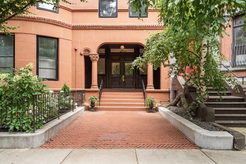 290 Commonwealth Ave # 8
