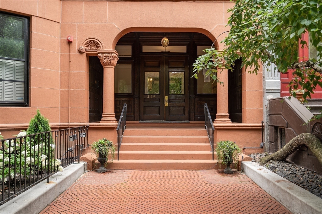 290 Commonwealth Ave # 8