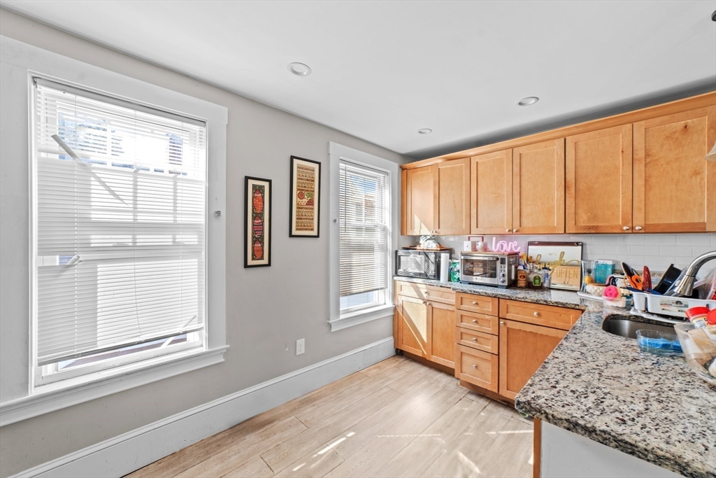 16-18 Bloomfield Street