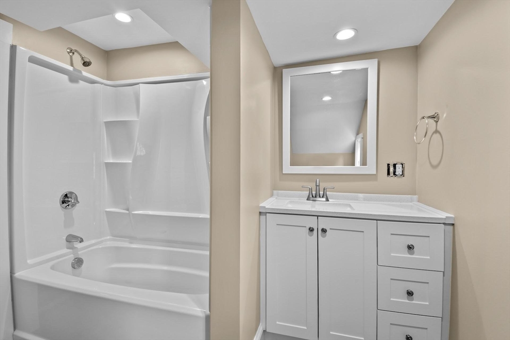 16-18 Bloomfield Street