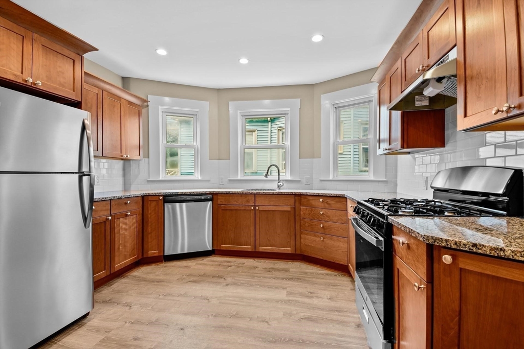 16-18 Bloomfield Street