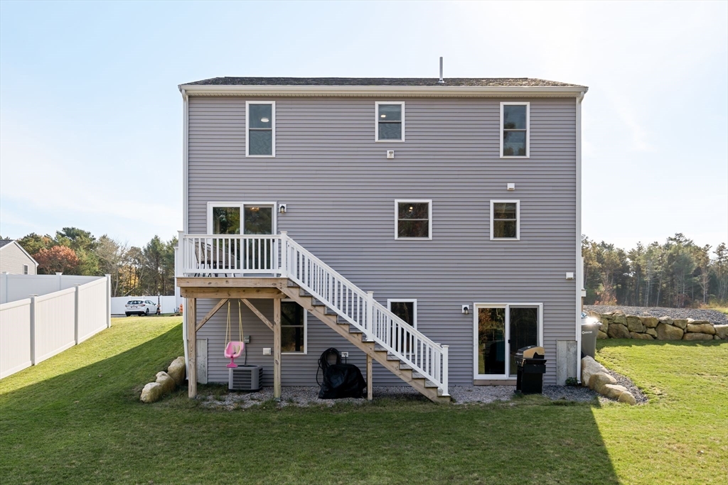 31 Copper Lantern Dr