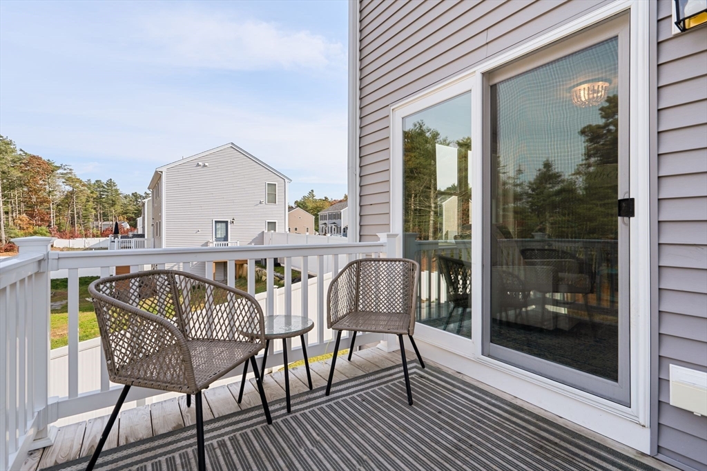 31 Copper Lantern Dr