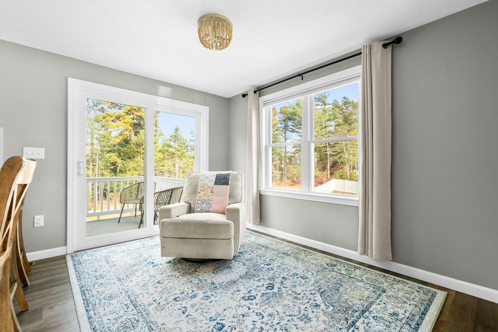 31 Copper Lantern Dr