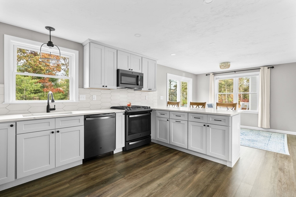 31 Copper Lantern Dr