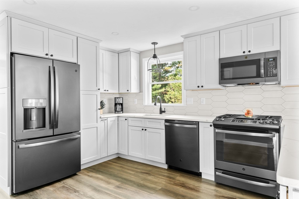 31 Copper Lantern Dr