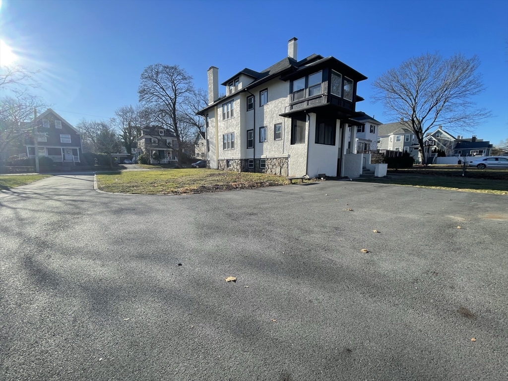 25 Florence Ave # 1