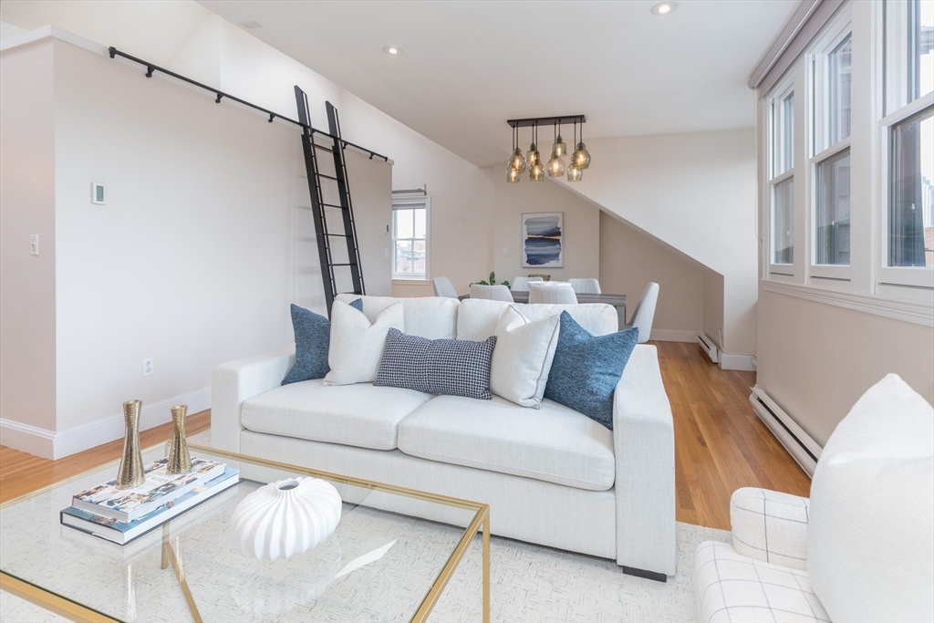 600 Massachusetts Ave # 4