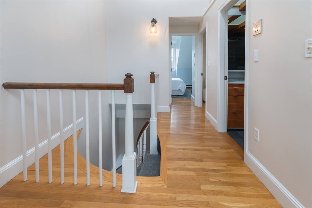 600 Massachusetts Ave # 4