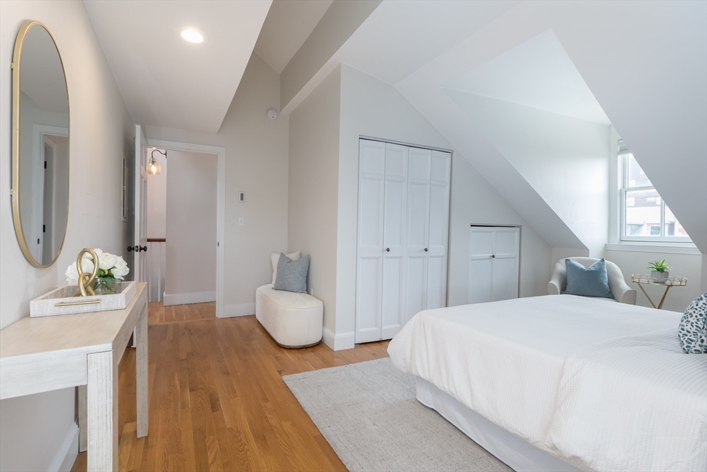 600 Massachusetts Ave # 4