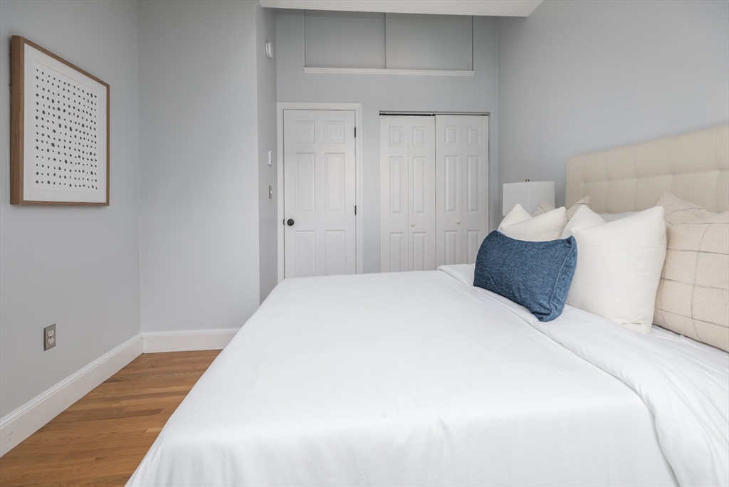 600 Massachusetts Ave # 4