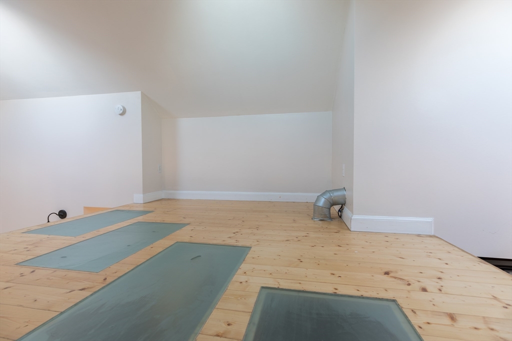 600 Massachusetts Ave # 4