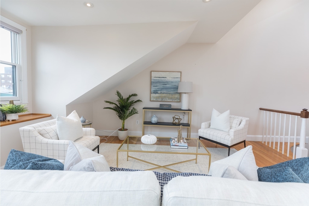 600 Massachusetts Ave # 4