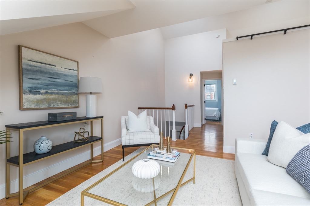 600 Massachusetts Ave # 4