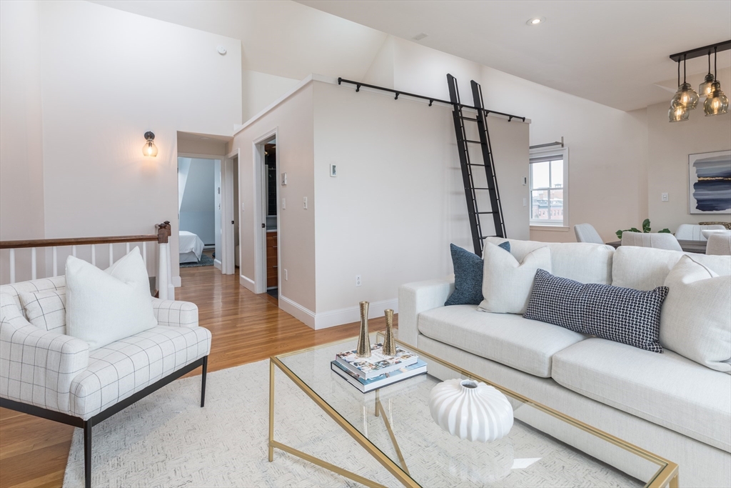 600 Massachusetts Ave # 4