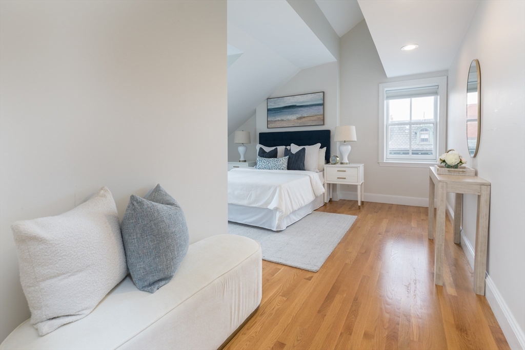 600 Massachusetts Ave # 4