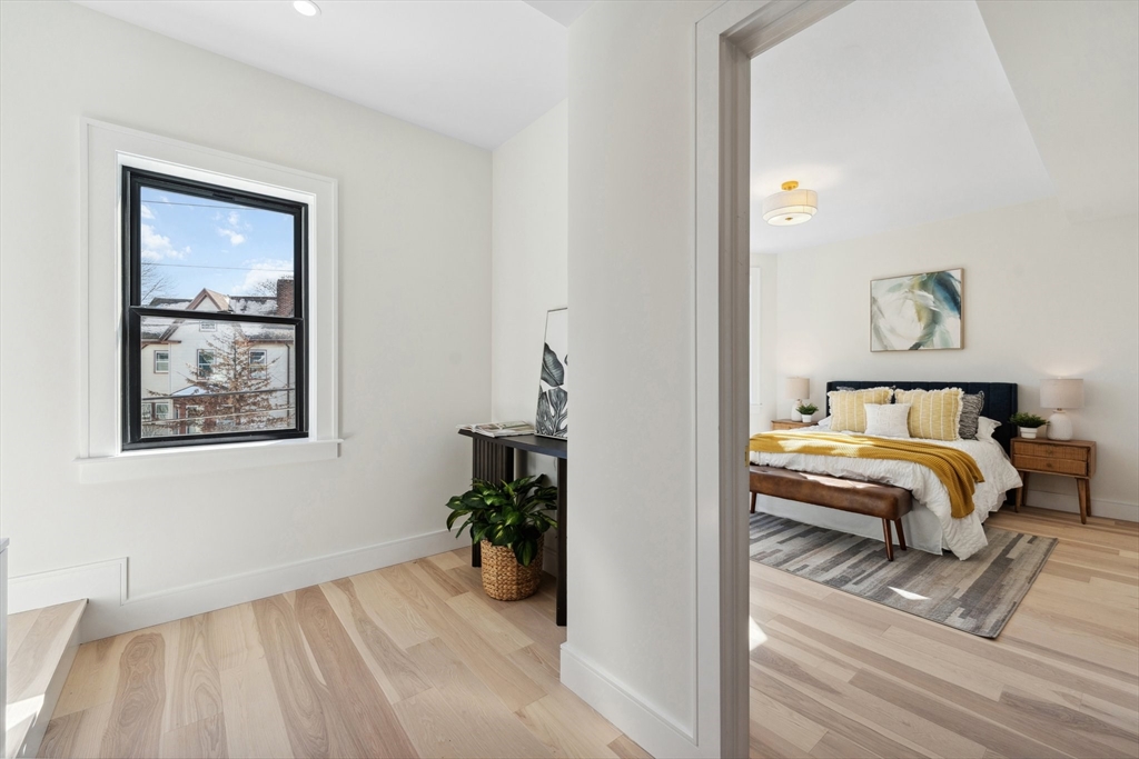 32 Bartlett Street PH