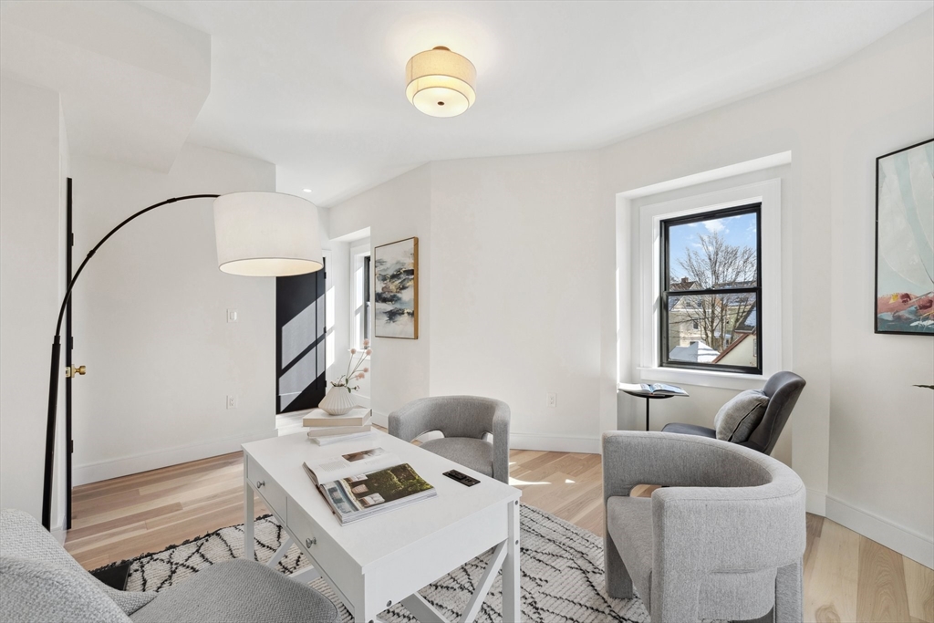32 Bartlett Street PH
