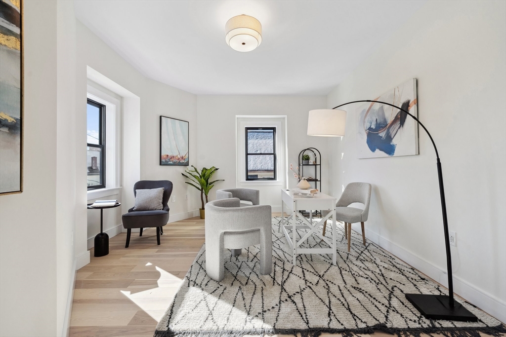 32 Bartlett Street PH