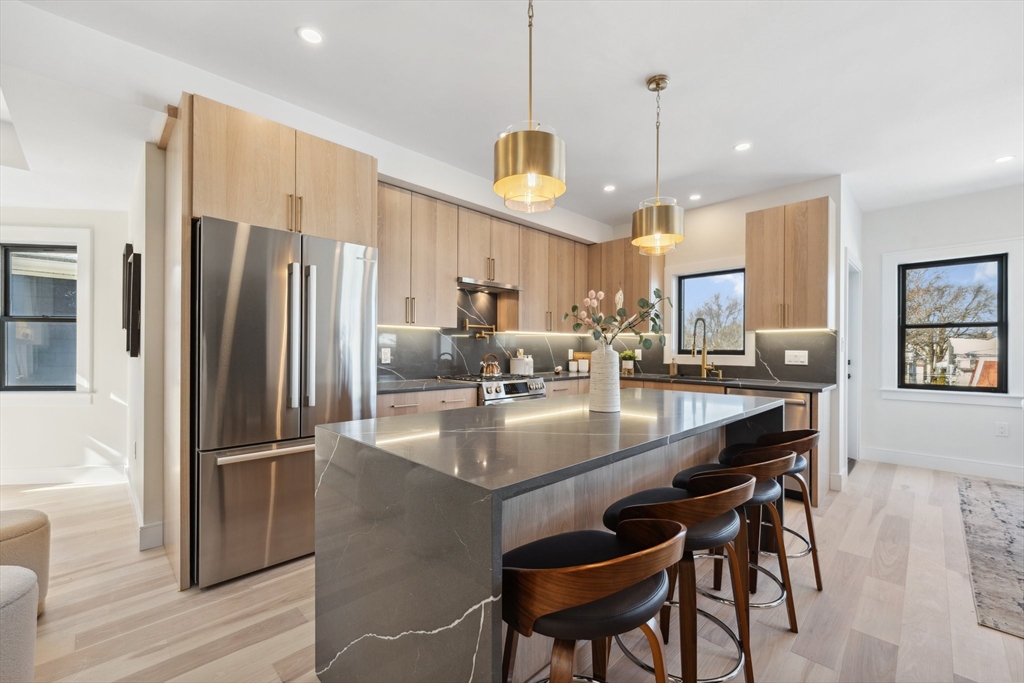 32 Bartlett Street PH