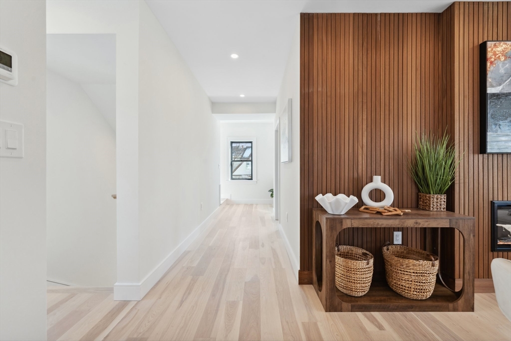 32 Bartlett Street PH