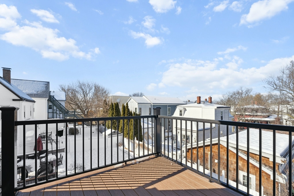 32 Bartlett Street PH