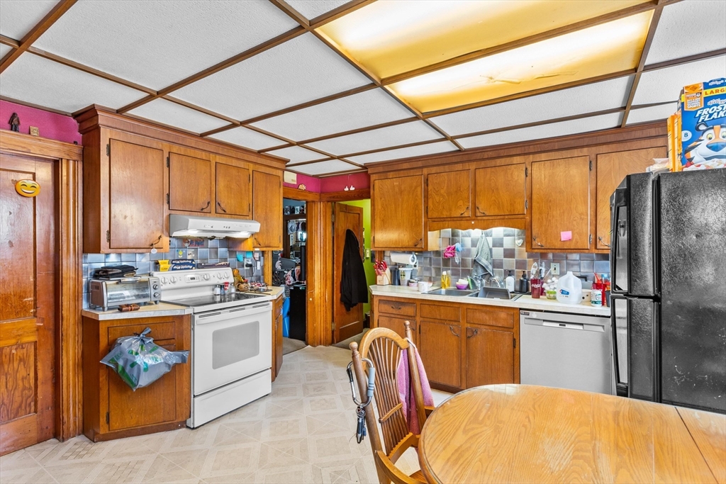 142-144 Winslow Ave