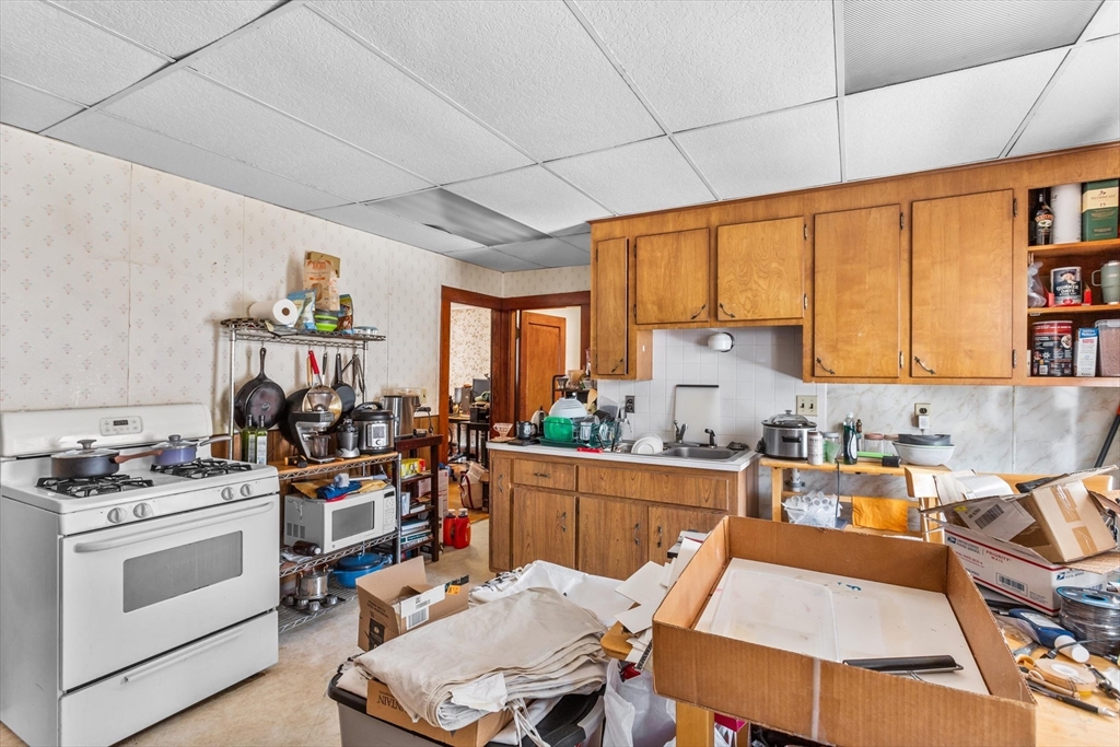 142-144 Winslow Ave