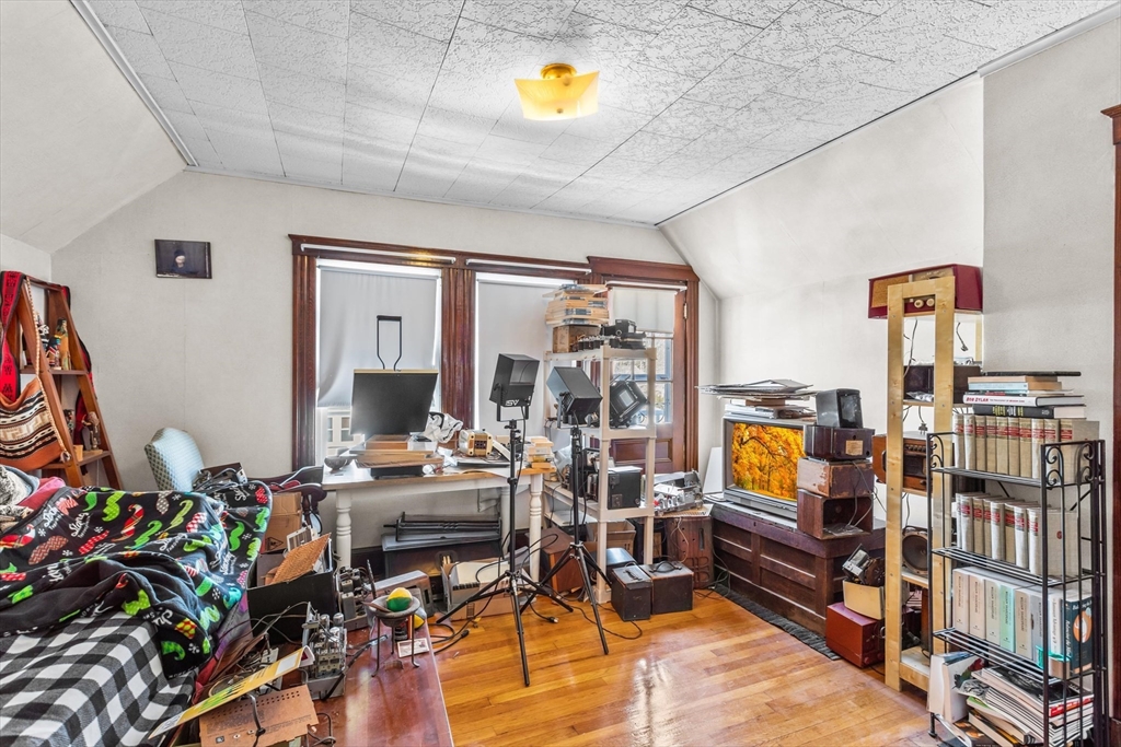 142-144 Winslow Ave