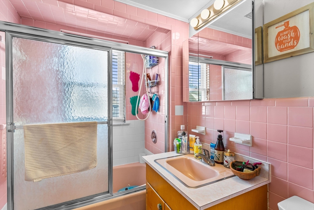 142-144 Winslow Ave