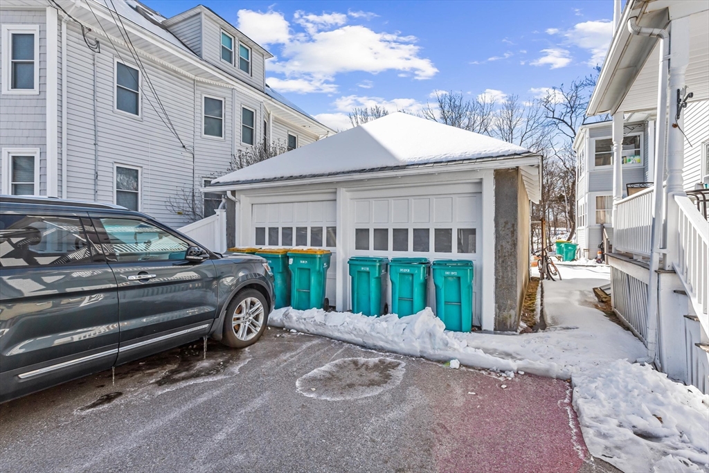 142-144 Winslow Ave
