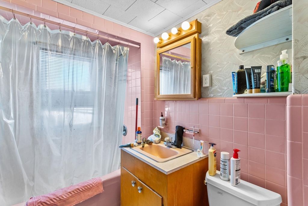 142-144 Winslow Ave