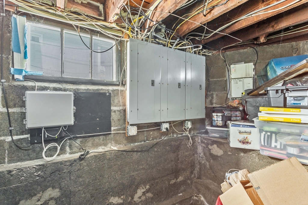 142-144 Winslow Ave