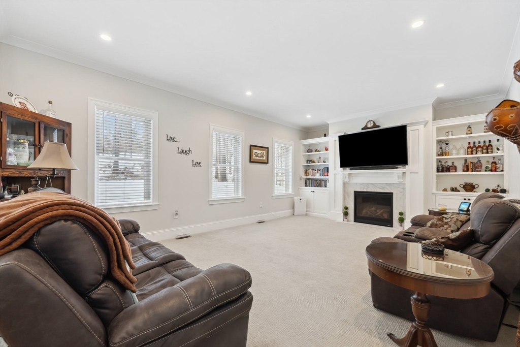 42 West Elm Street