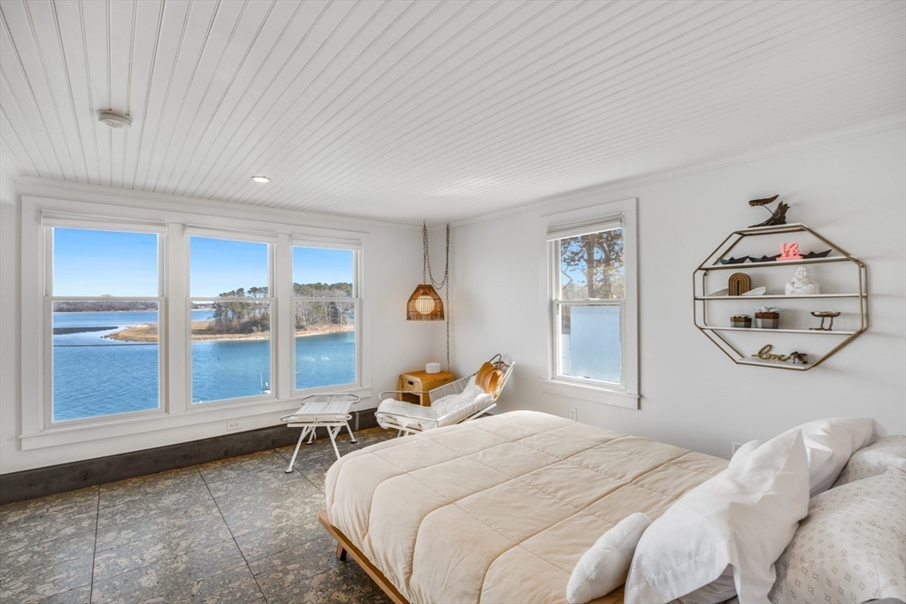 124 Ferry Road