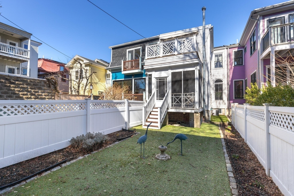 26 Upton St
