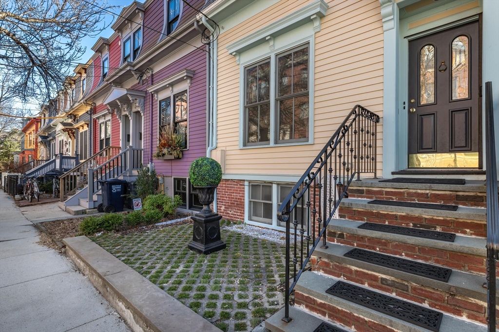 26 Upton St