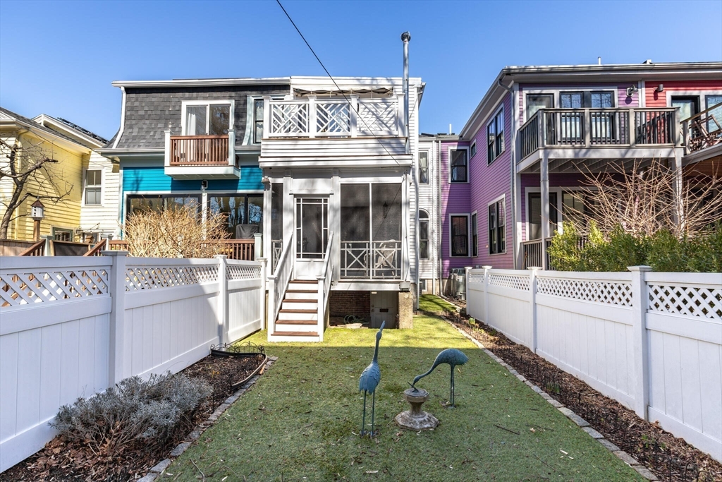 26 Upton St