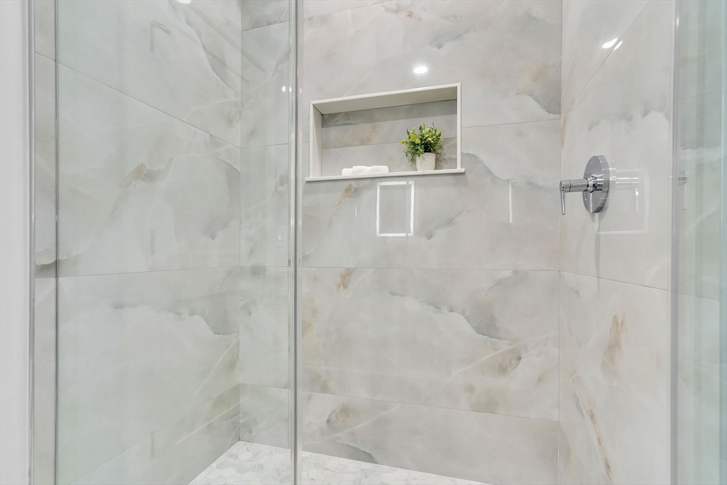14 Robinson Dr # 2