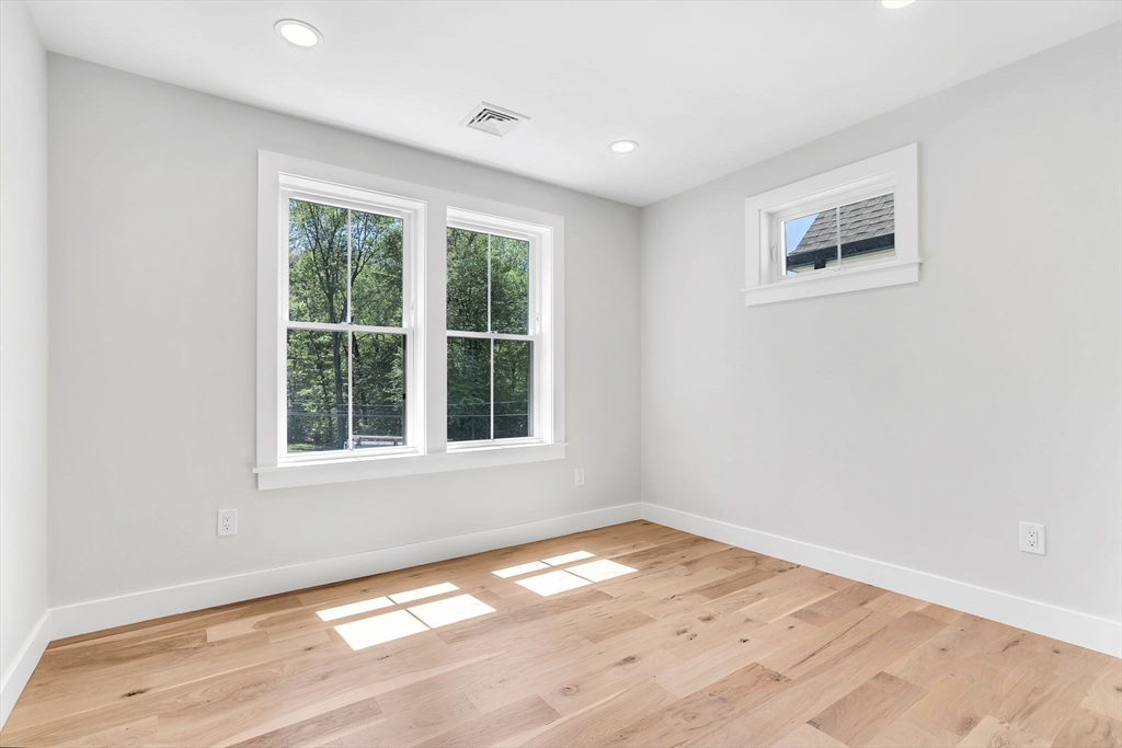 14 Robinson Dr # 2