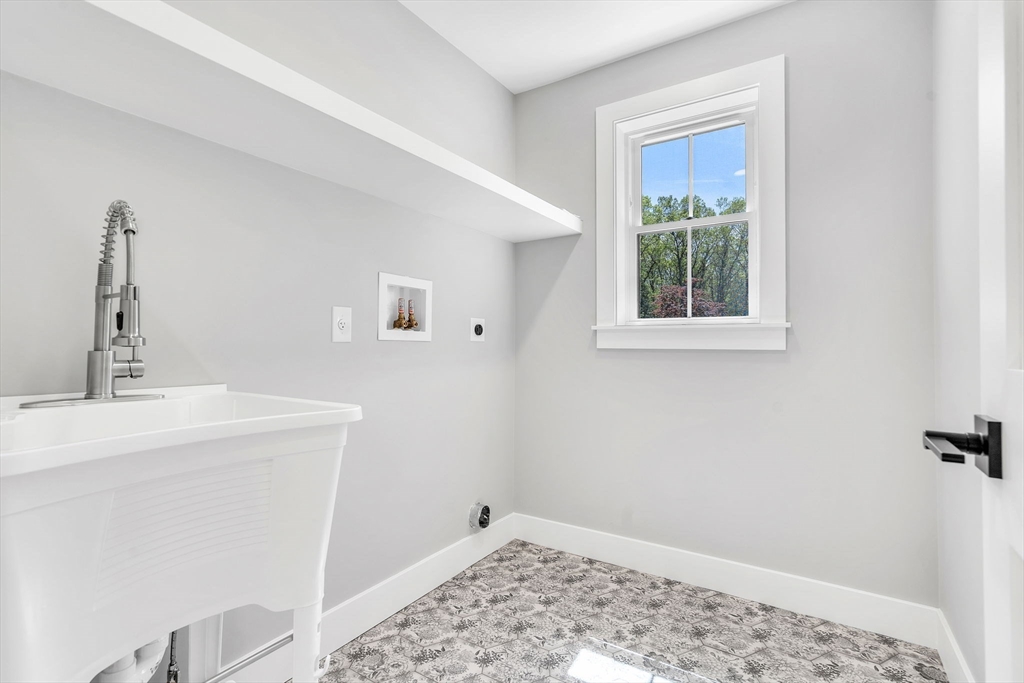 14 Robinson Dr # 2