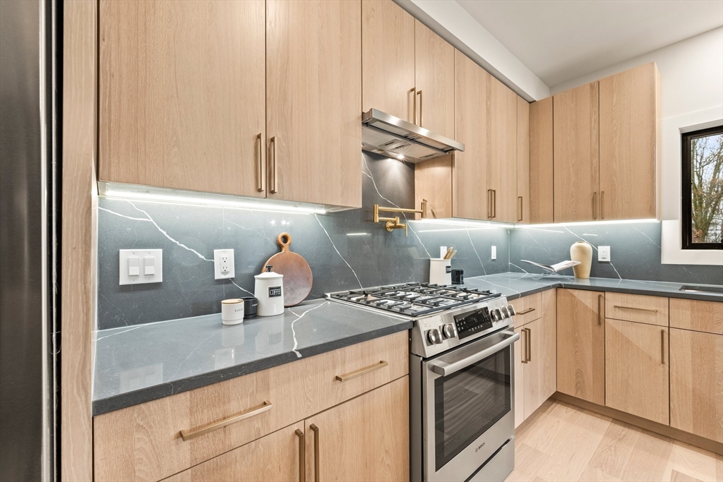 32 Bartlett Street # 1