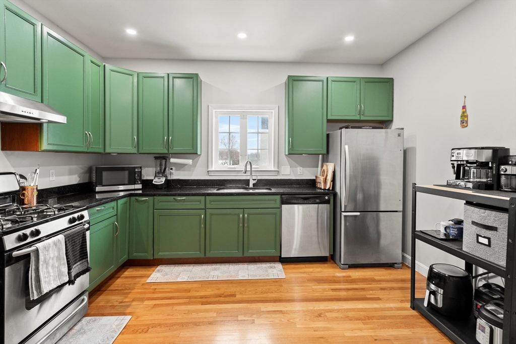 895 Hyde Park Ave # 2